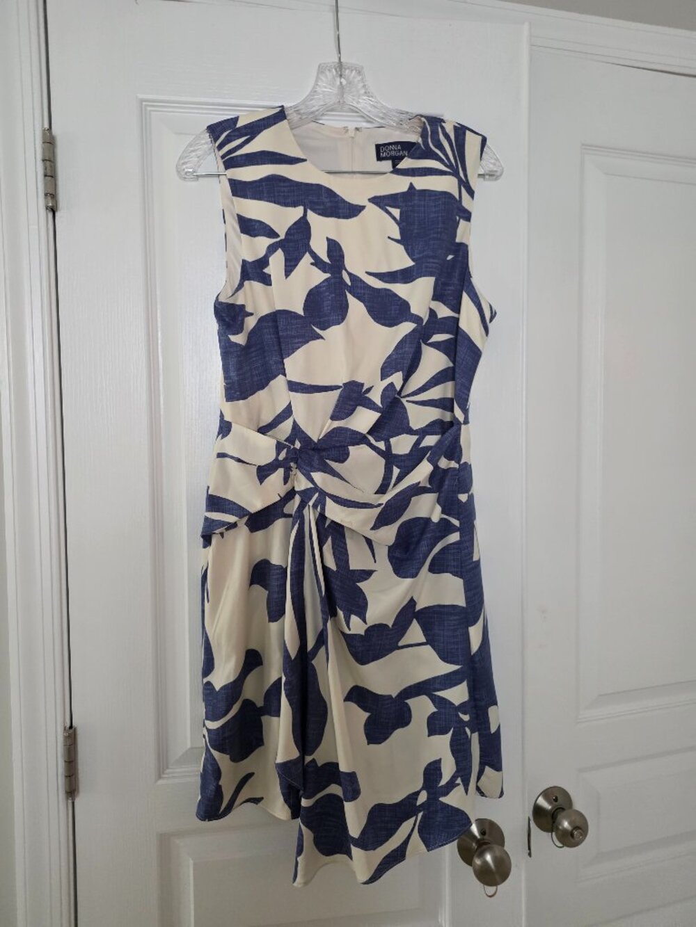 Donna Morgan Navy Blue & Ivory Floral Sleeveless Midi Dress